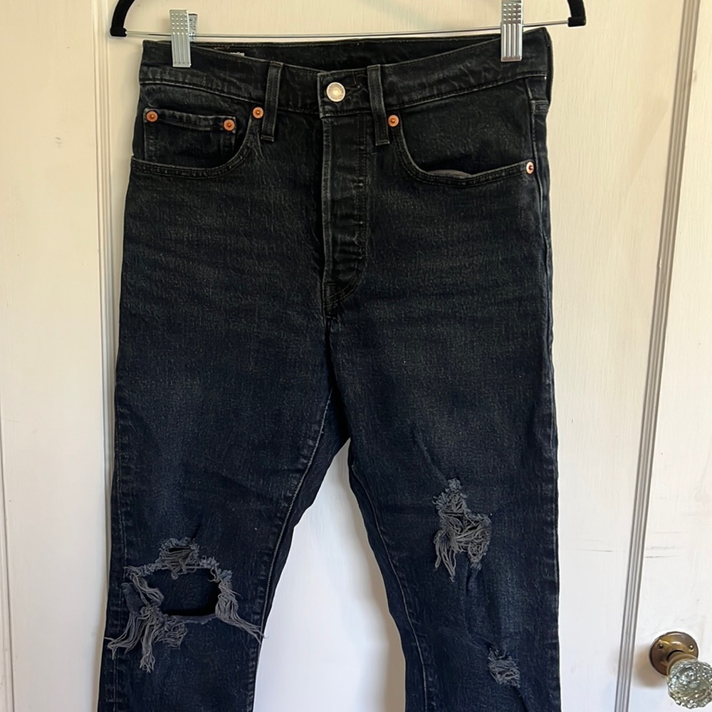 Levi black distressed jeans